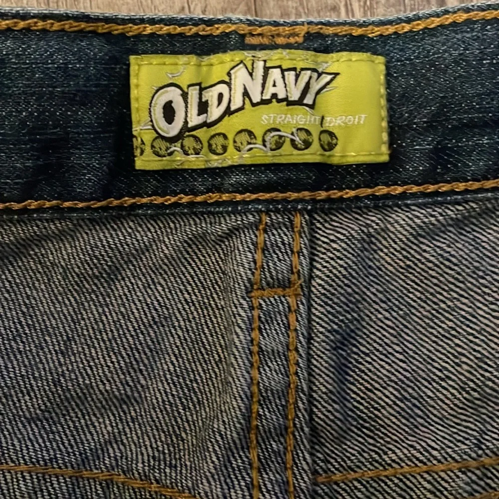 Old Navy 2 pair’s of boys Blue & dark gray/black husky jeans